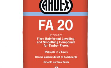Fibre reinforced smoothing compound